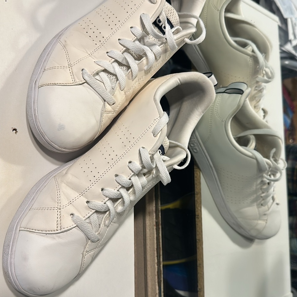 Adidas Neo Low Top Tennis Shoes EUC!